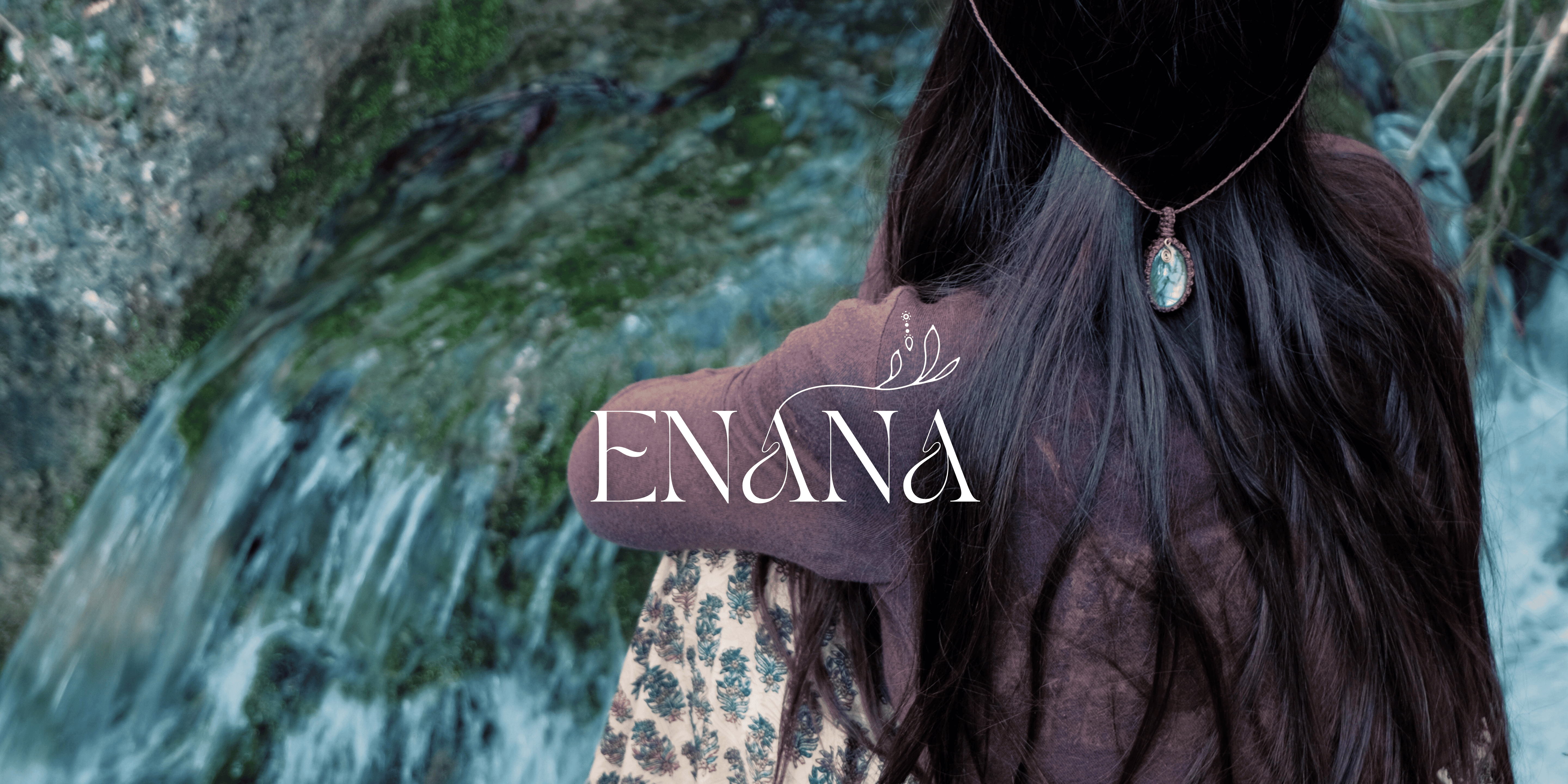 •Enana•
