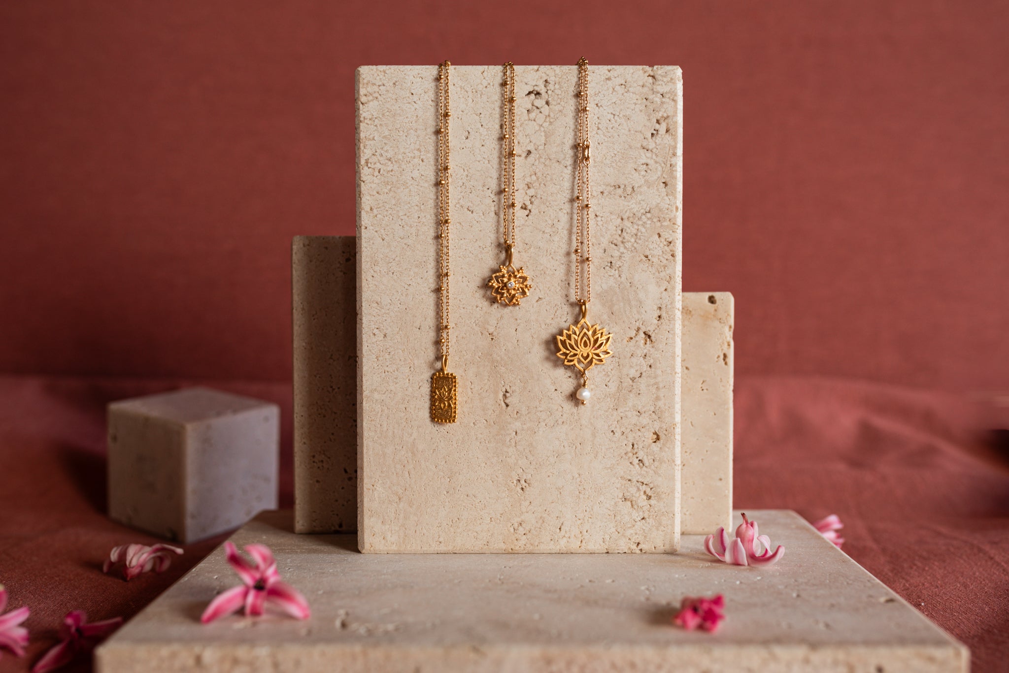 Nymphea Necklace